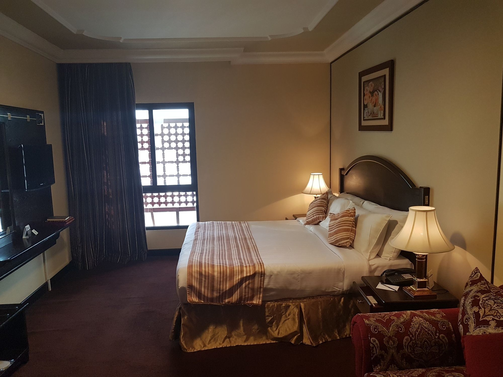Taiba Suites Madinah Medína Exteriér fotografie A room at the hotel
