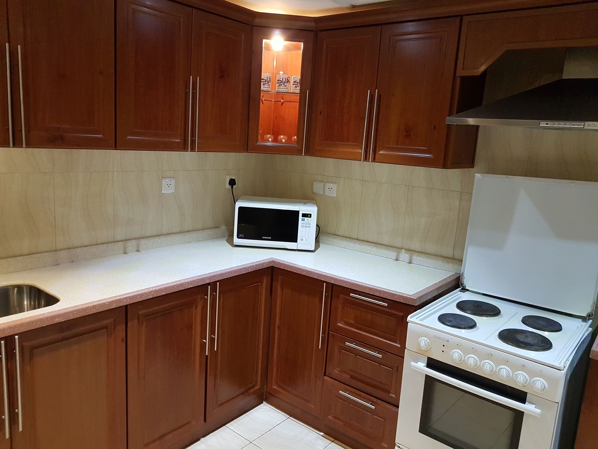 Taiba Suites Madinah Medína Exteriér fotografie A modern kitchen
